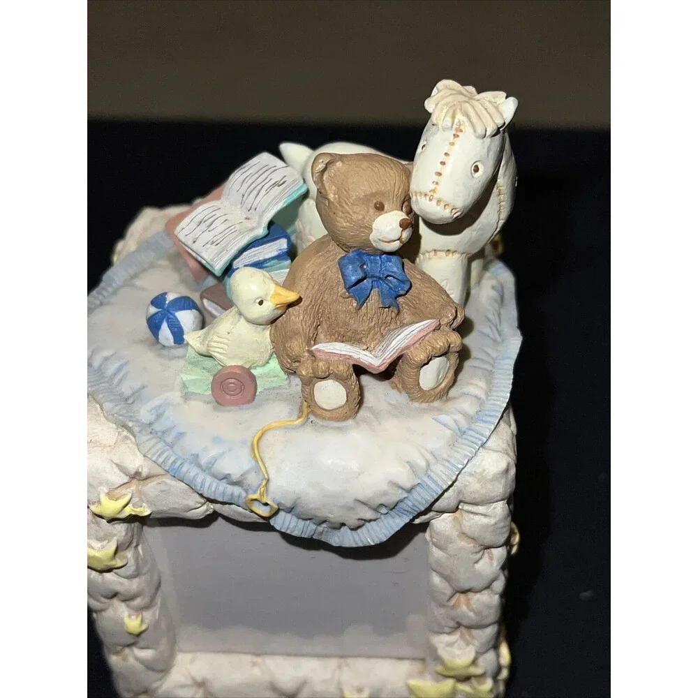 Vt 4 Sided Picture BoxMusic Box. Sanko It’s A Small World After All. Horse &Be